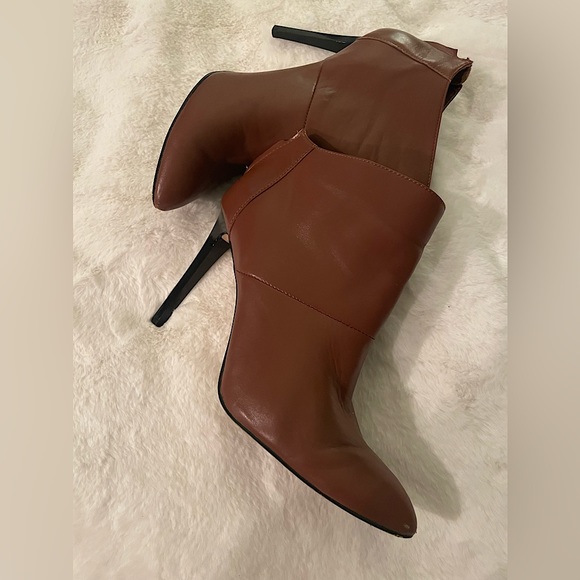 High heel ankle boots - Picture 1 of 3